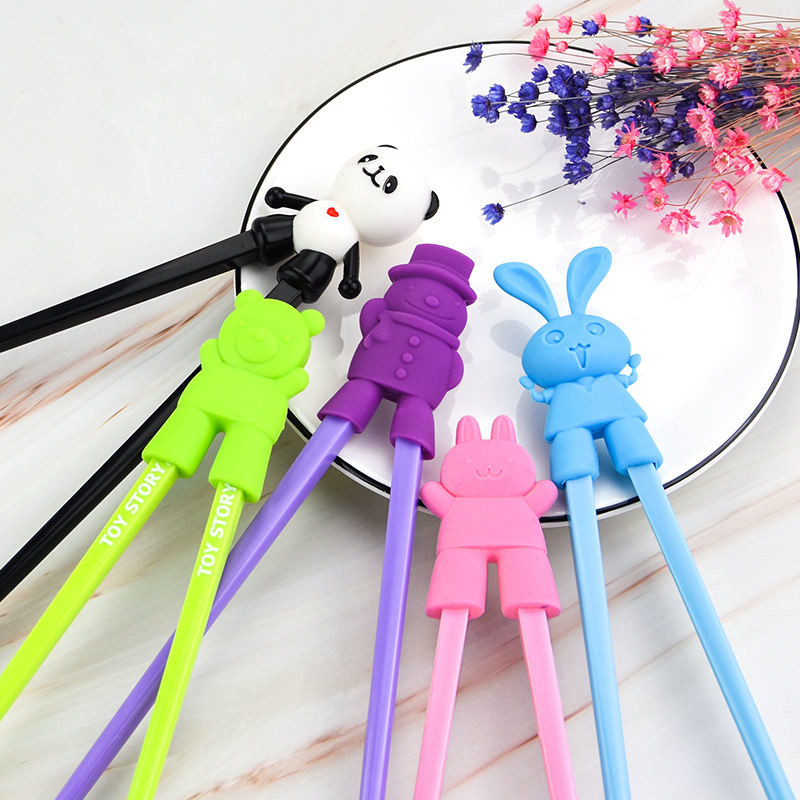 Nachhaltige Essstäbchen in Tierform für das Baby-Lerntraining