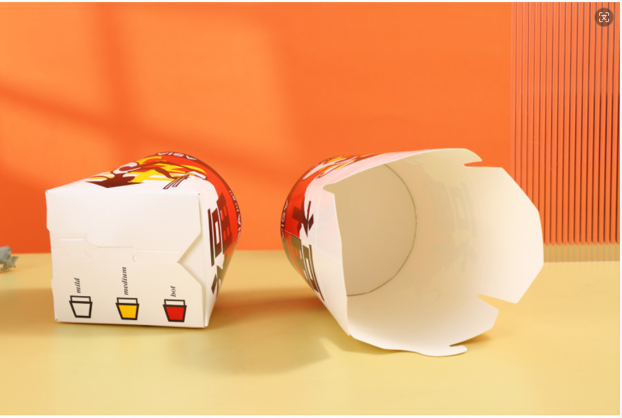 Custom Logo Druck Kraftpapier Noodle Box biologisch abbaubare Lebensmittelbox mit Griff UV-Schutz und Matt Lamination