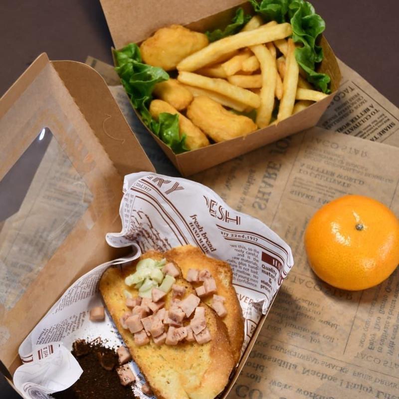 Custom Logo Druck Kraft Lebensmittelverpackung Lunchbox mit mitnehmbarem Lebensmittelpapier Verpackung Karton mit Abteilungen
