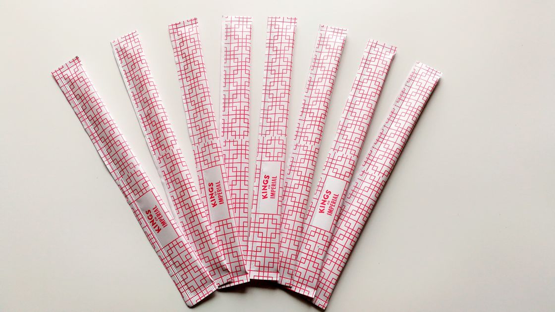 Kundengebundene in Papier eingewickelte Massenwegwerfbambusessstäbchen