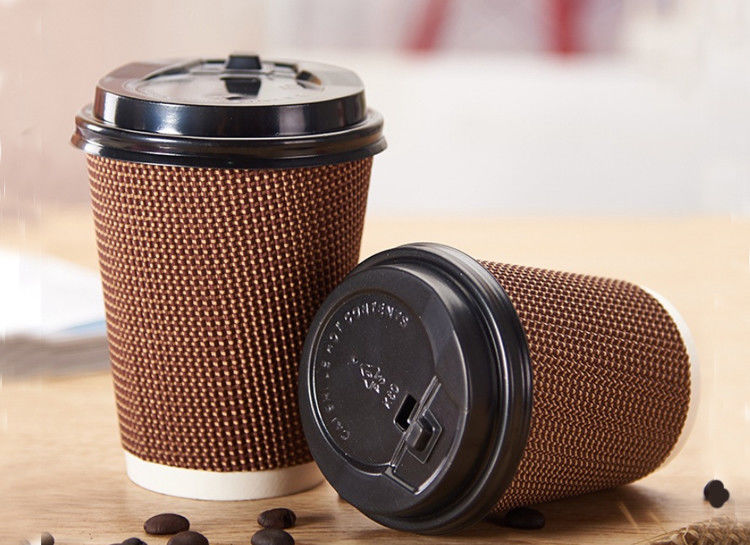 90mm Mund drei Schicht-gewölbte Wegwerfkaffeetassen 16oz