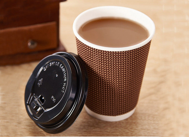 90mm Mund drei Schicht-gewölbte Wegwerfkaffeetassen 16oz